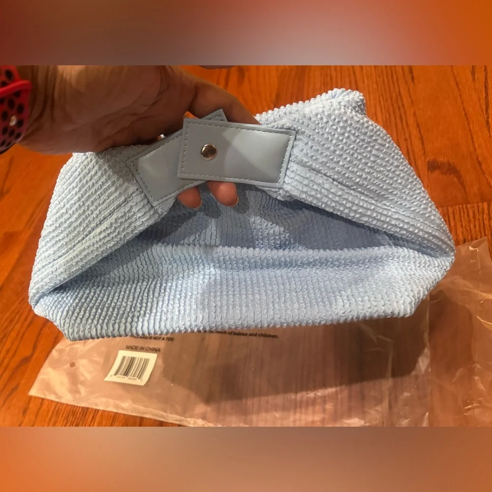 NEW Kate Spade New York Blue Cosmetic Pouch NEW in bag
